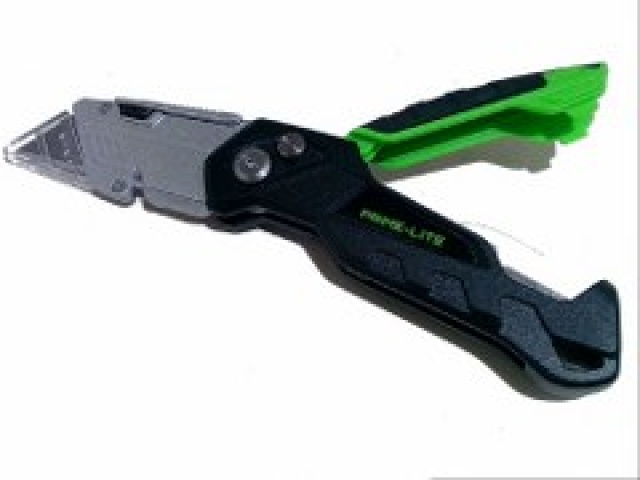 Utility knife folding with 3 position lock 3 spare blades